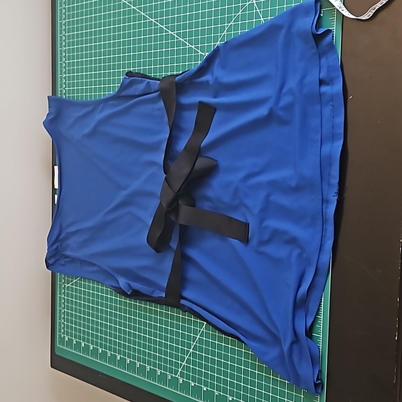 new york and company size medium top blue with black lace overlay - Picture 3 of 3